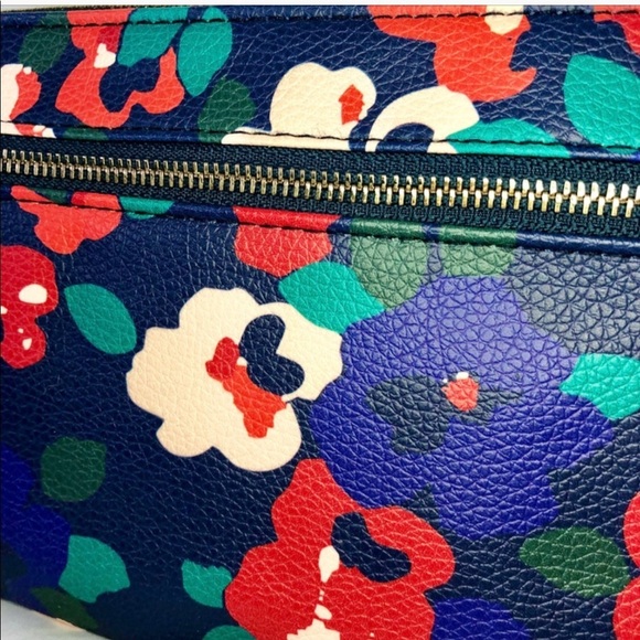 Apt 9 Navy Blue Cluster Floral Zip up Wristlet - Picture 4 of 9